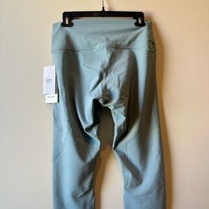 Lululemon NWT Wunder Train Crop 23” Leggings Sz 12
